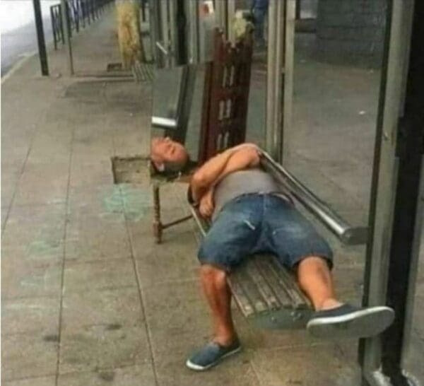 ST10. 38 Pics That Need a Double Take: Bizarre Photos from Confusing Perspectives