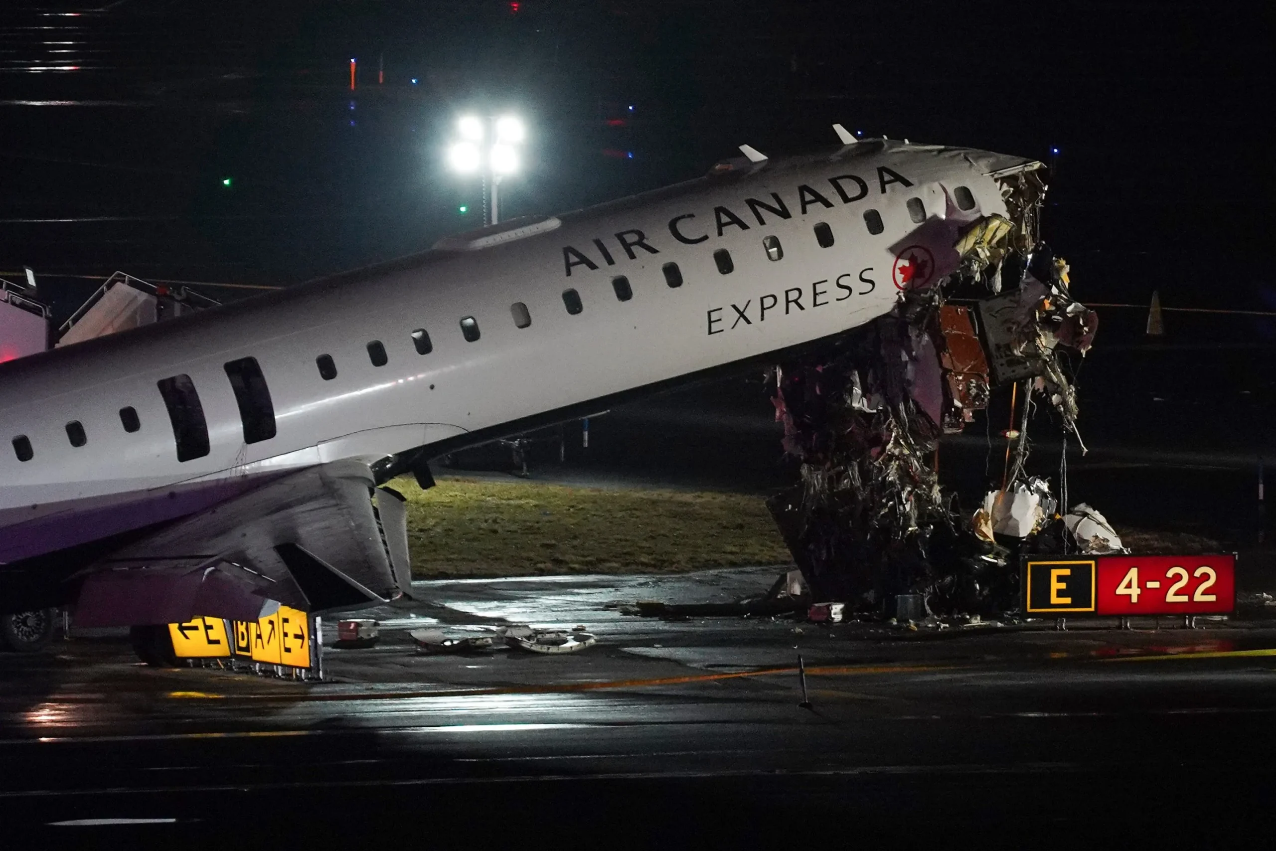 Two people dead after an Air Canada jet struck a fire truck on the LaGuardia Airport runway | Fortune